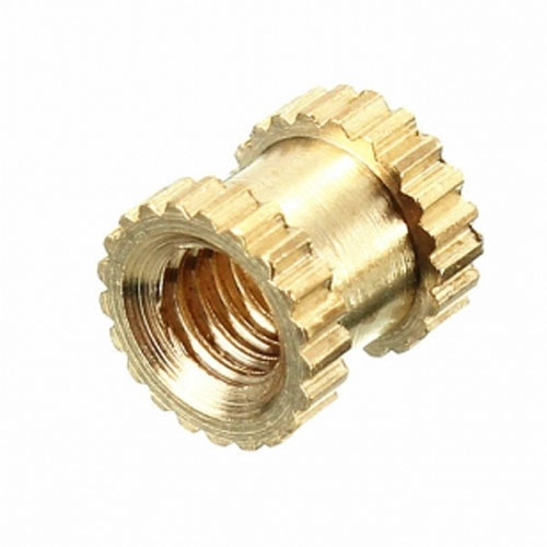 Dadi con inserto in ottone per lavorazione CNC